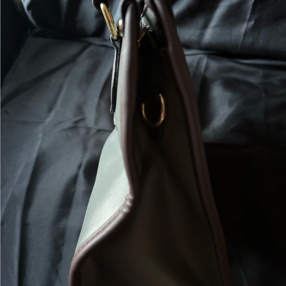 Elegant Gray Crocodile-Embossed Bag with Strap Wallet and Makeup or Addition bag